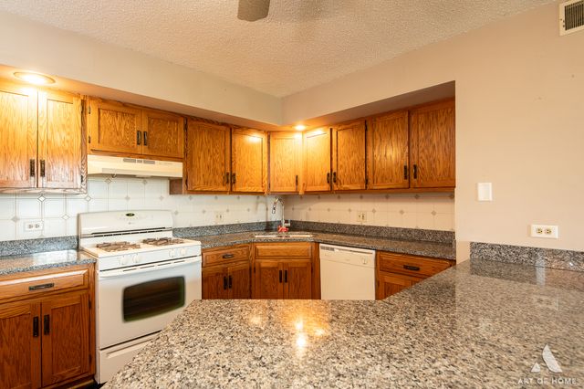 107 CATERPILLAR Drive 3B, Joliet, IL 60436