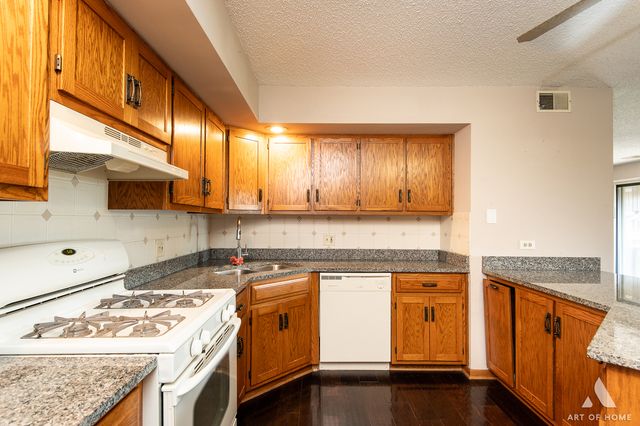 107 CATERPILLAR Drive 3B, Joliet, IL 60436