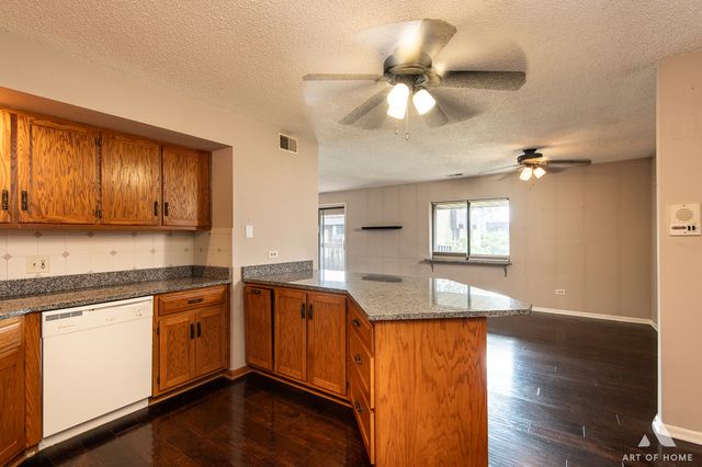107 CATERPILLAR Drive 3B, Joliet, IL 60436