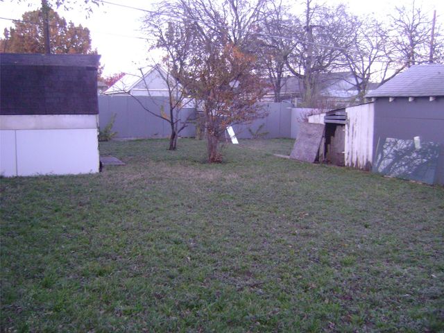 2419 Catherine Street, Dallas, TX 75211