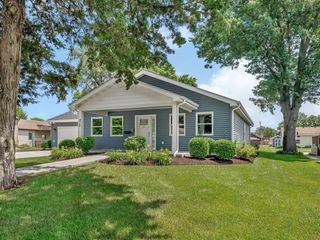 215 S De Witt Place, Coal City, IL 60416