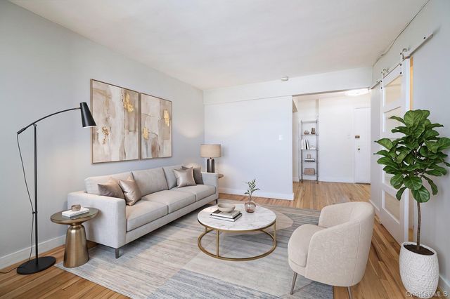 4601 39th Avenue 311, Sunnyside, NY 11104