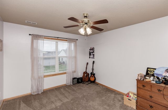 13102 Tanglewood Drive, Urbandale, IA 50323