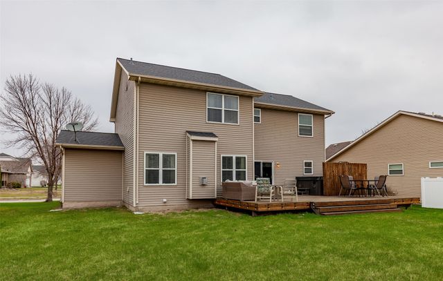 13102 Tanglewood Drive, Urbandale, IA 50323