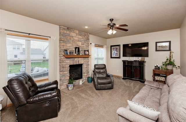13102 Tanglewood Drive, Urbandale, IA 50323