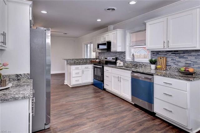 225 Shadywood DR, Newport News, VA 23602