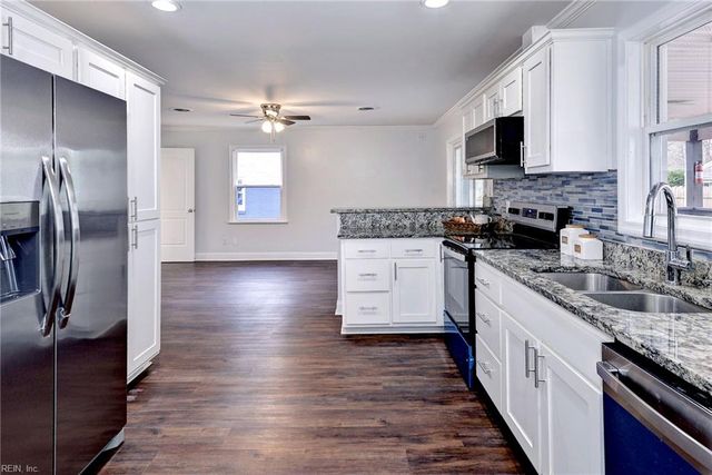 225 Shadywood DR, Newport News, VA 23602