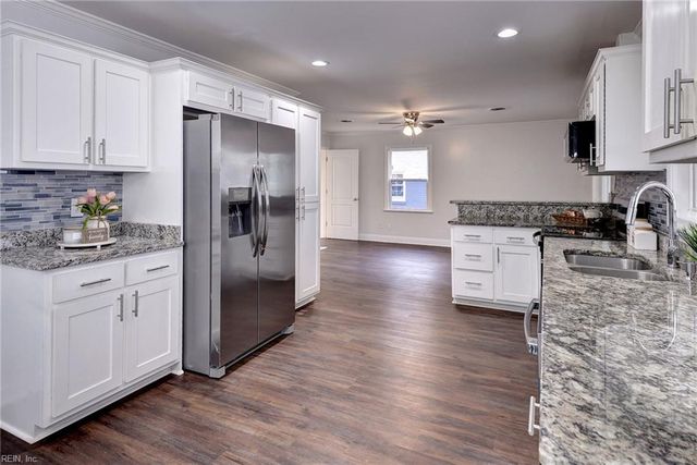 225 Shadywood DR, Newport News, VA 23602