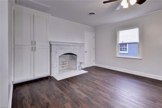 225 Shadywood DR, Newport News, VA 23602