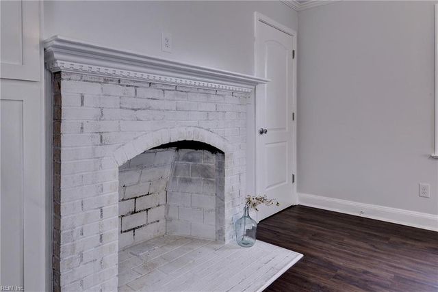 225 Shadywood DR, Newport News, VA 23602