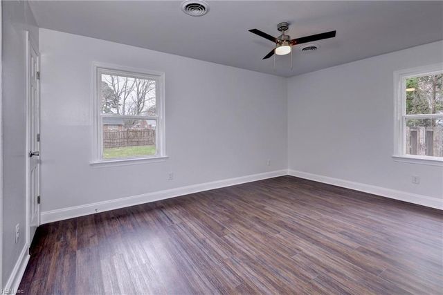 225 Shadywood DR, Newport News, VA 23602