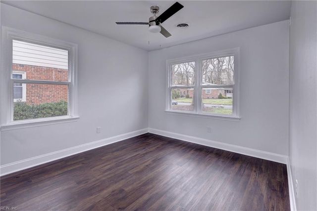 225 Shadywood DR, Newport News, VA 23602