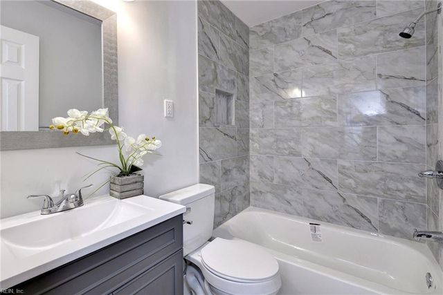 225 Shadywood DR, Newport News, VA 23602