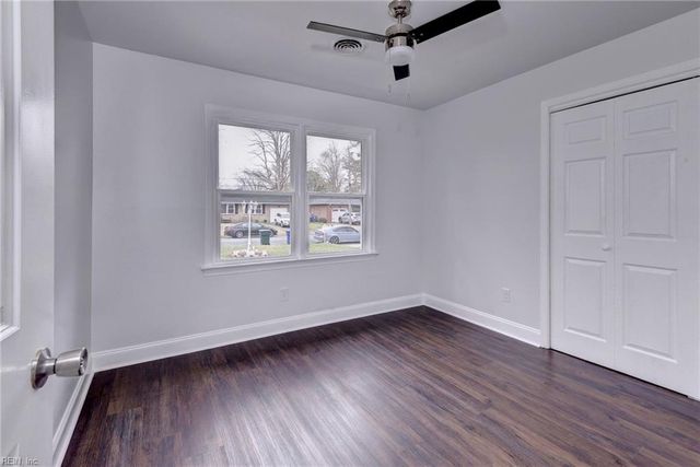 225 Shadywood DR, Newport News, VA 23602