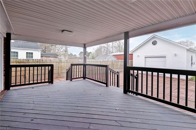 225 Shadywood DR, Newport News, VA 23602