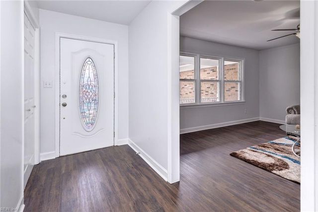 225 Shadywood DR, Newport News, VA 23602