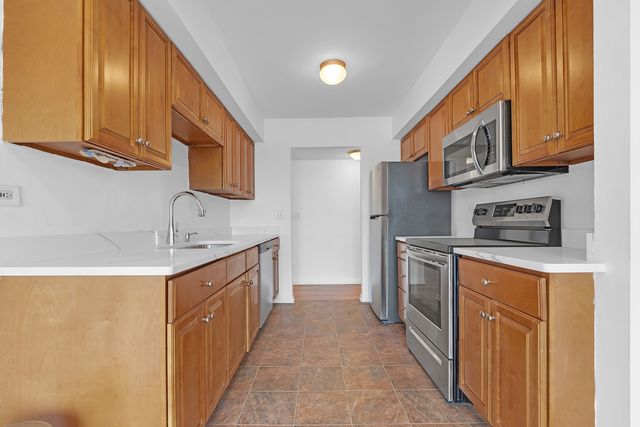 4901 Golf Road 410, Skokie, IL 60077