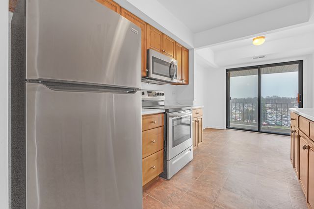 4901 Golf Road 410, Skokie, IL 60077