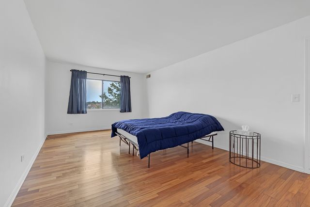 4901 Golf Road 410, Skokie, IL 60077