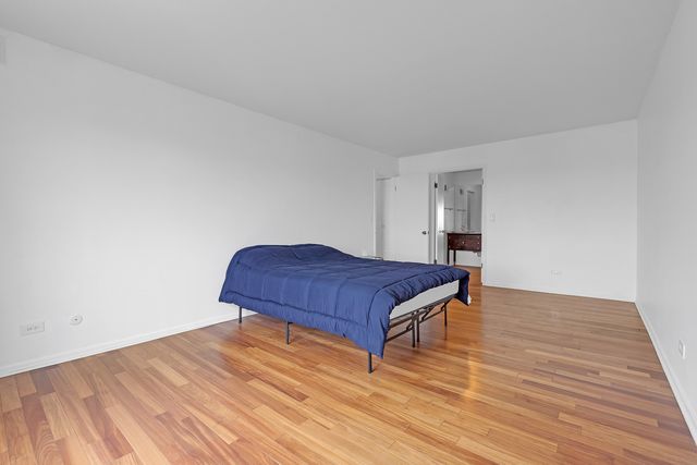 4901 Golf Road 410, Skokie, IL 60077