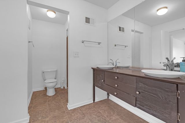 4901 Golf Road 410, Skokie, IL 60077