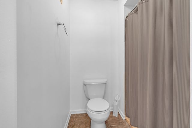 4901 Golf Road 410, Skokie, IL 60077