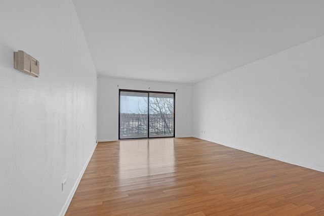 4901 Golf Road 410, Skokie, IL 60077