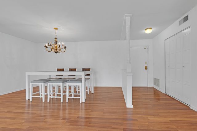 4901 Golf Road 410, Skokie, IL 60077