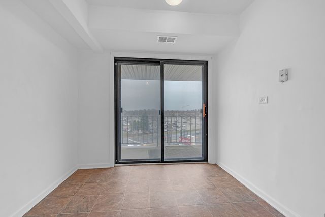 4901 Golf Road 410, Skokie, IL 60077