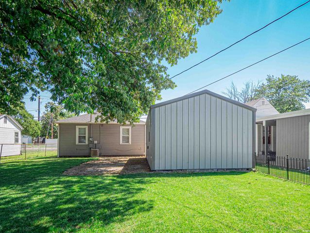 1423 Allens Lane, Evansville, IN 47710
