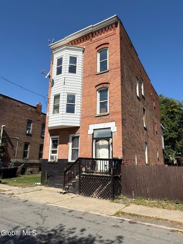 32 Douw Street, Troy, NY 12180