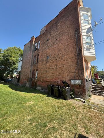 32 Douw Street, Troy, NY 12180