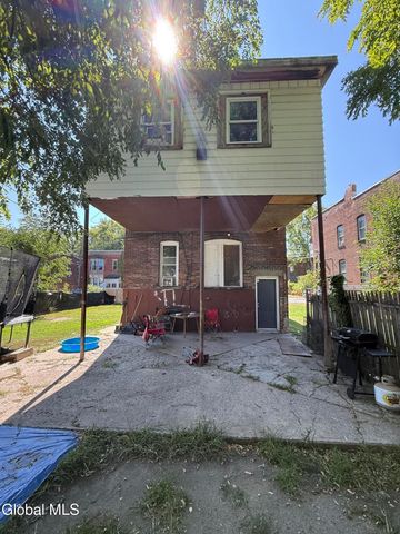 32 Douw Street, Troy, NY 12180