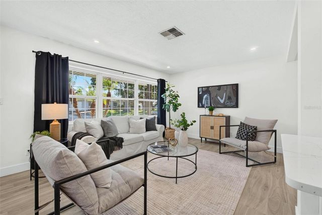 5483 37TH AVENUE N, St Petersburg, FL 33710
