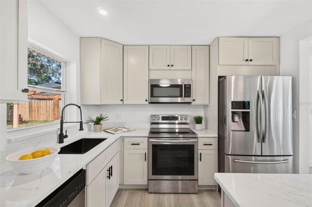 5483 37TH AVENUE N, St Petersburg, FL 33710