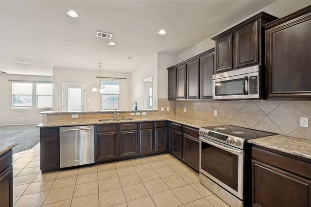 1305 Lone Pine Drive, Little Elm, TX 75068