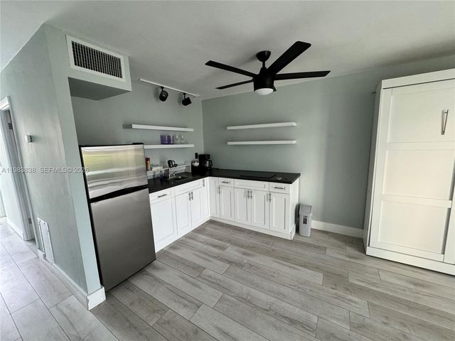 1615 West Ave 402, Miami Beach, FL 33139