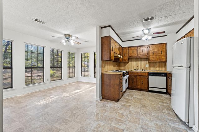 1 Burnett Circle, Greenbrier, AR 72058