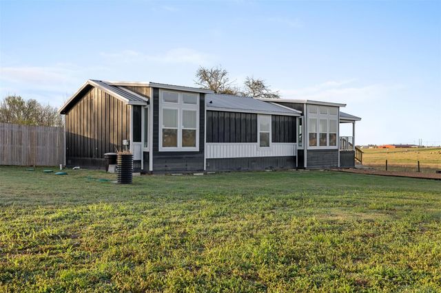 1731 Spur 458, Carmine, TX 78932
