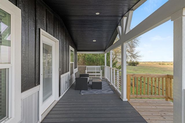 1731 Spur 458, Carmine, TX 78932