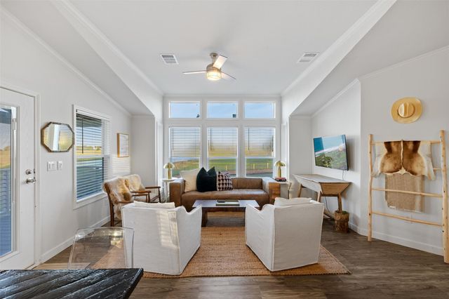 1731 Spur 458, Carmine, TX 78932