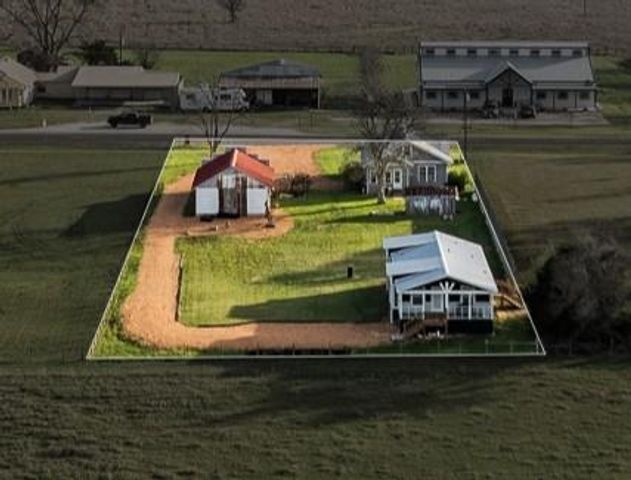 1731 Spur 458, Carmine, TX 78932