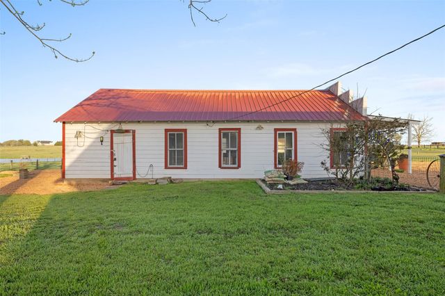 1731 Spur 458, Carmine, TX 78932