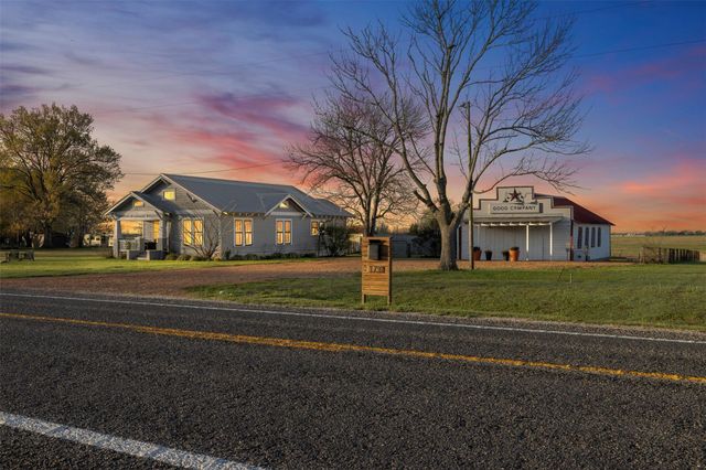 1731 Spur 458, Carmine, TX 78932