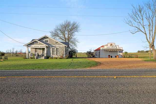 1731 Spur 458, Carmine, TX 78932