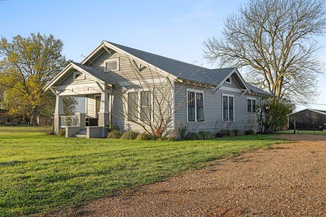 1731 Spur 458, Carmine, TX 78932