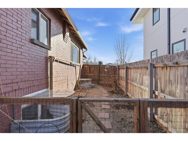 2737 N Elizabeth St, Denver, CO 80205