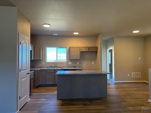 6104 Harper Ln, Pueblo, CO 81008