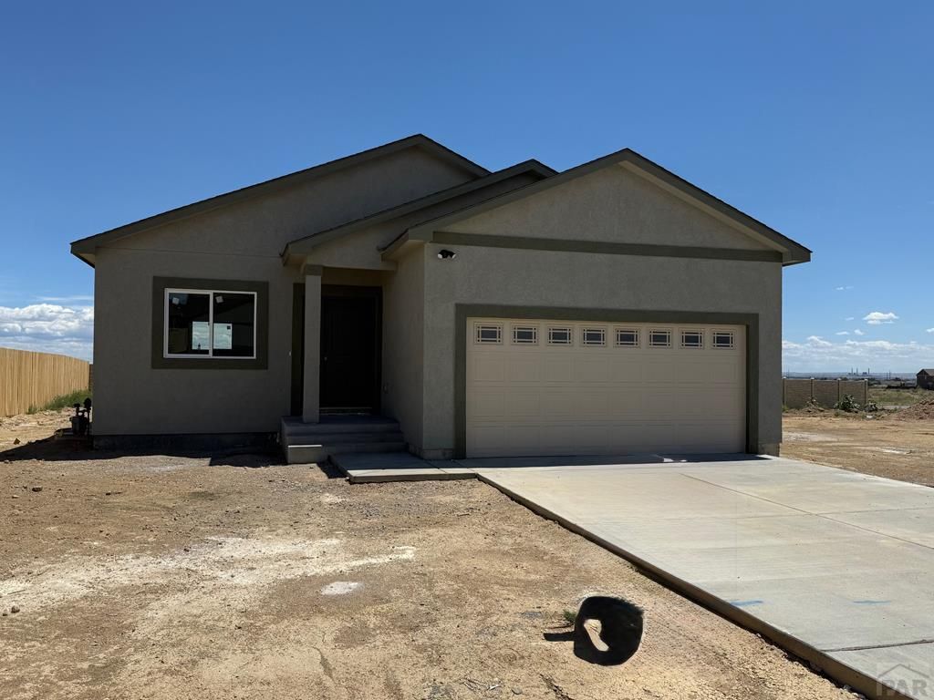 6104 Harper Ln, Pueblo, CO 81008