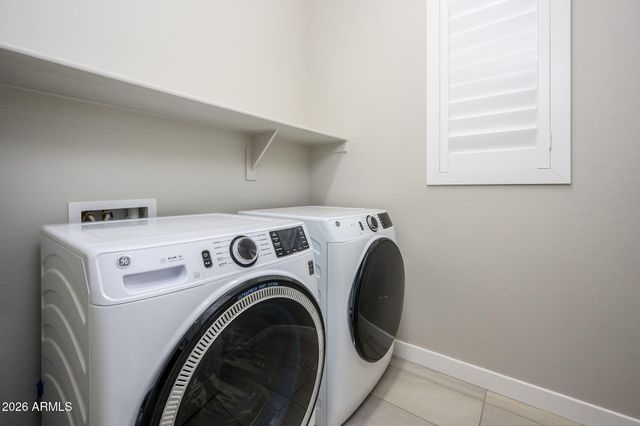 824 E MONTE Way, Phoenix, AZ 85042